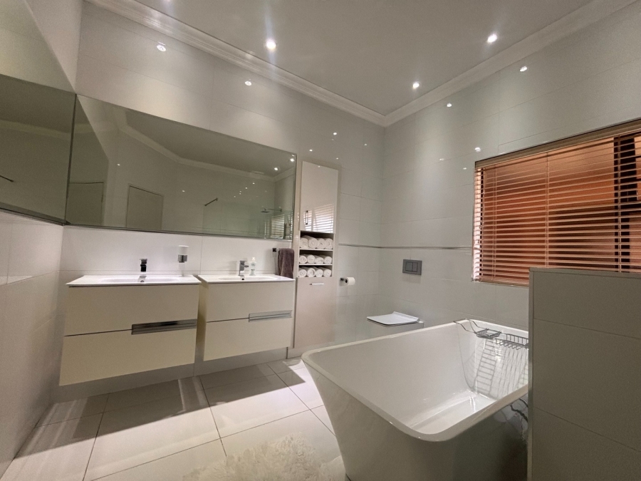 2 Bedroom Property for Sale in Flamwood North West